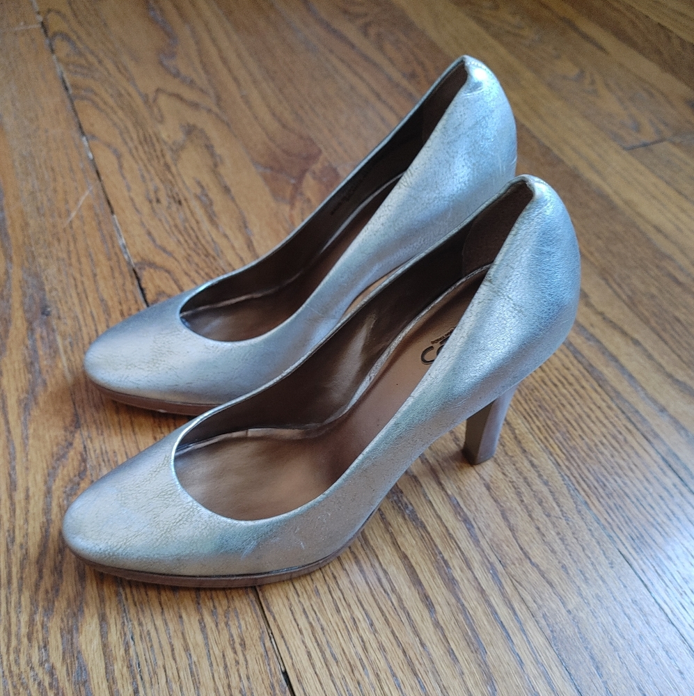 Crackle texture stacked heels sz 9
